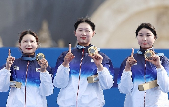 韩国射箭选手稳定发挥夺得团体金牌