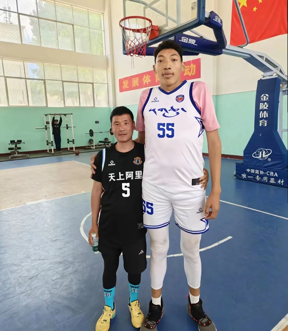 西藏男篮对阵云南队,比赛现场气氛活跃紧张的简单介绍 西藏男篮对阵云南队,比赛现场气氛活跃紧张的简单介绍