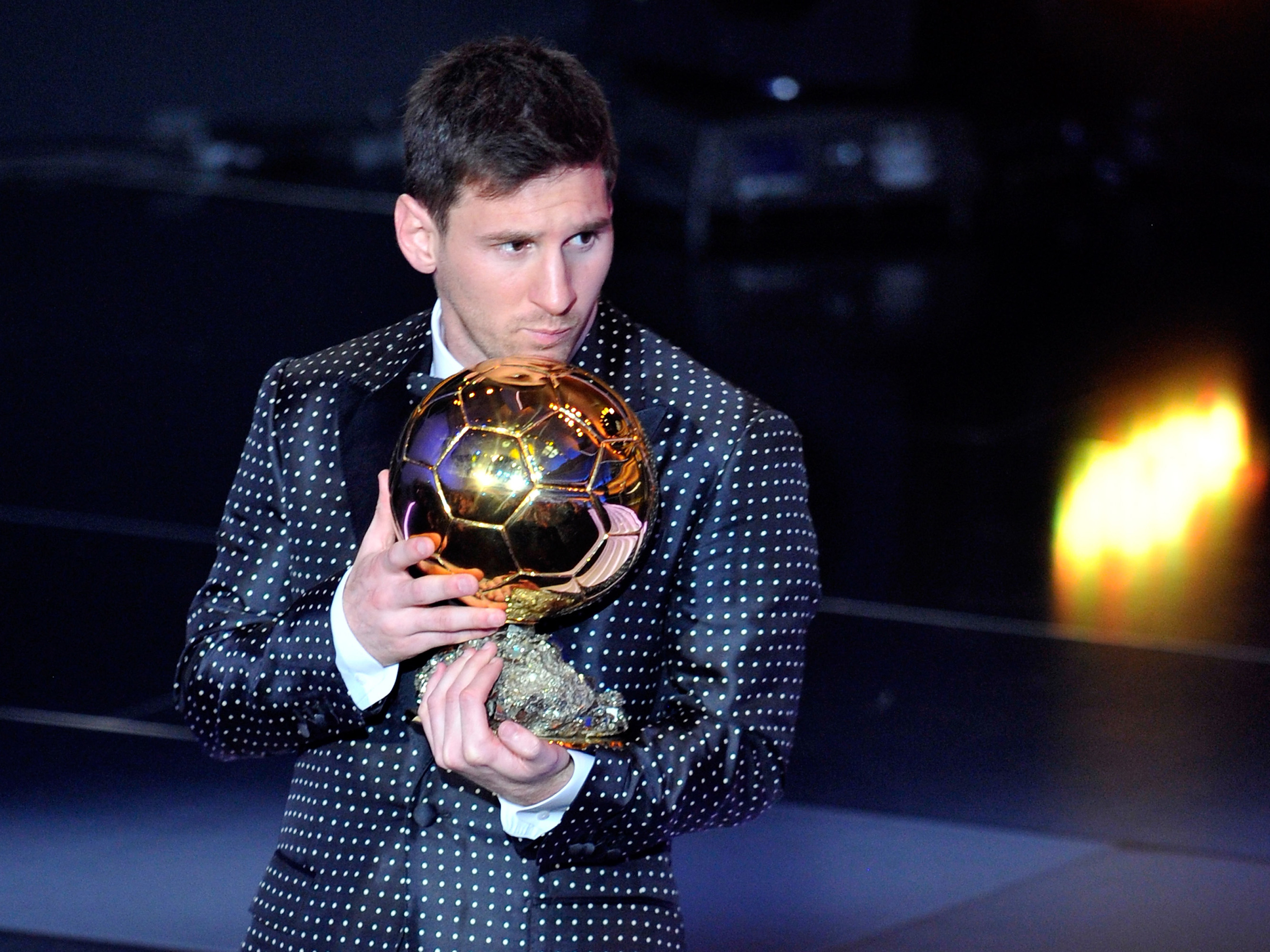 梅西在欧洲预选赛中的表现受到全球瞩目! 梅西在欧洲预选赛中的表现受到全球瞩目!