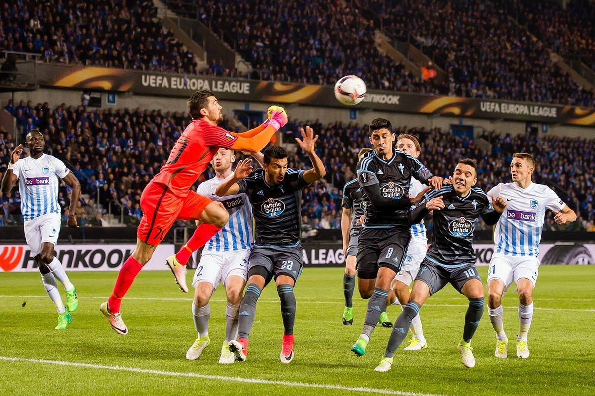 举世瞩目的比赛,球员成为焦点 举世瞩目的比赛,球员成为焦点