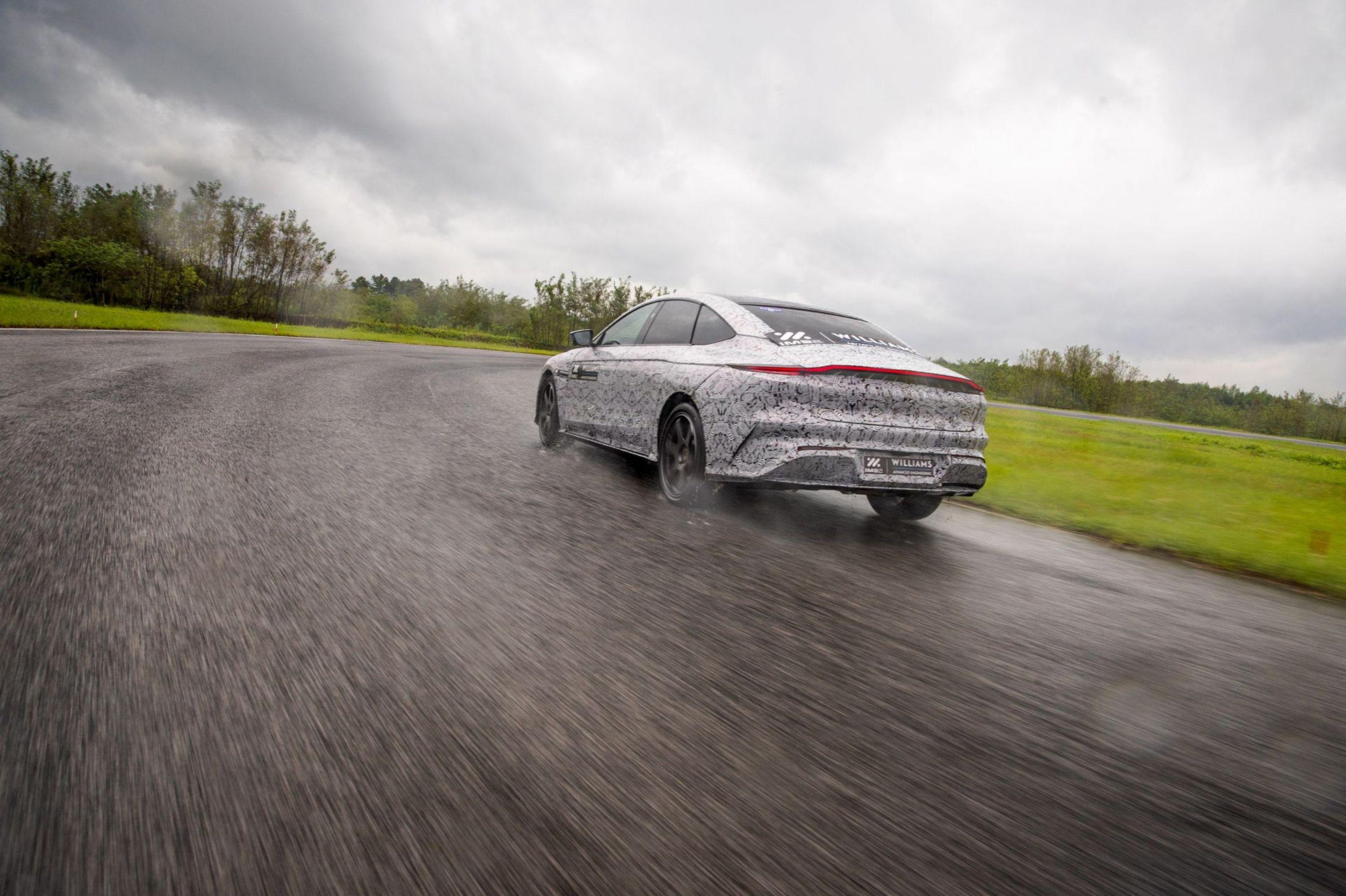 威廉姆斯碾压阿斯顿马丁,勒克莱尔带队取胜的简单介绍 威廉姆斯碾压阿斯顿马丁,勒克莱尔带队取胜的简单介绍