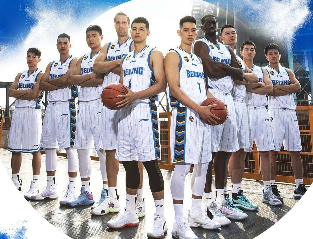 上海队鏖战深圳队，赵继伟带队取胜